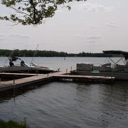 Woodland Estate Resort Campbellford Exterior photo