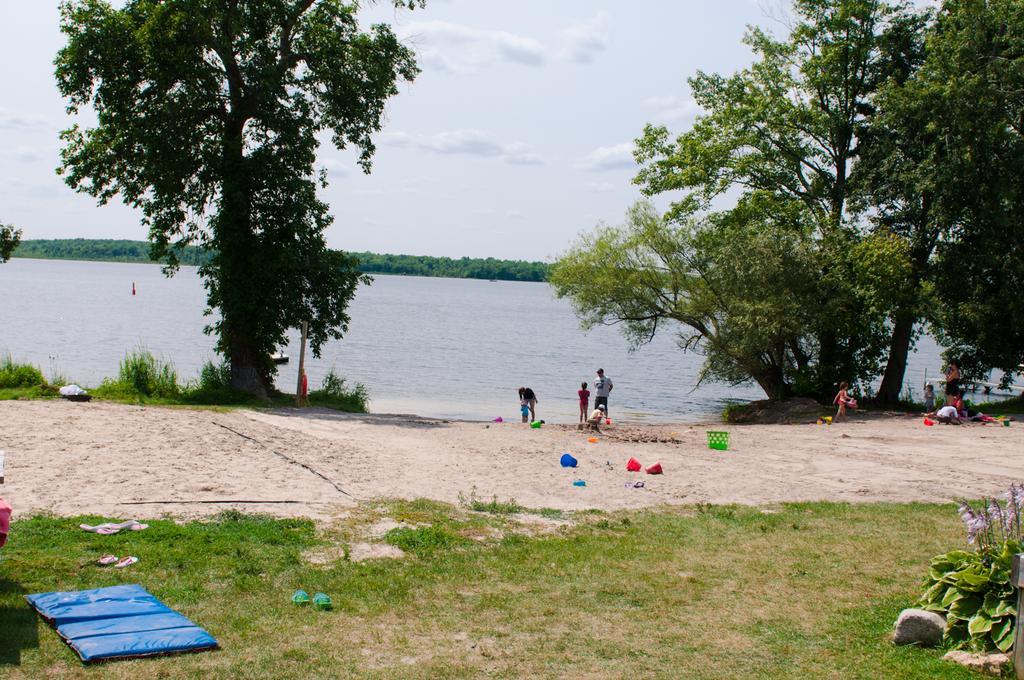 Woodland Estate Resort Campbellford Exterior photo